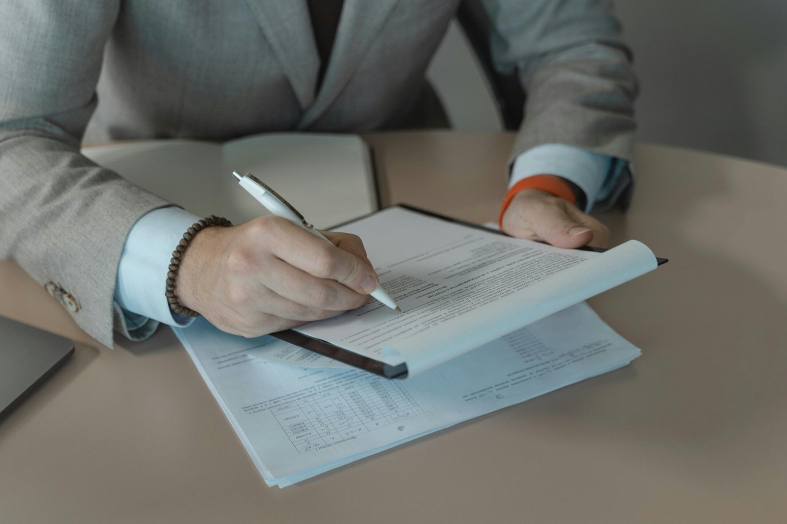 Preço baixo demais também preocupa nas licitações públicas